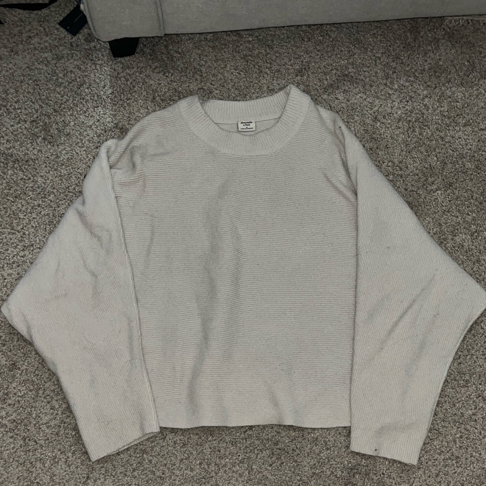 Abercrombie & Fitch Women's Light Beige Sweater